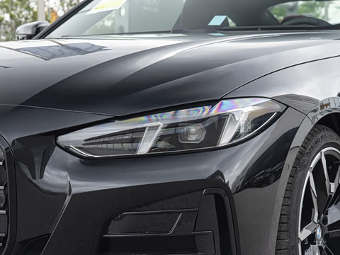 2026�� 430i M�˶���ҹ��װ
