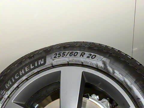 2025�� 90 3.0T P400 X-Dynamic HSE