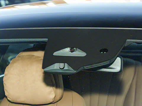 2026�� E 260 L �����