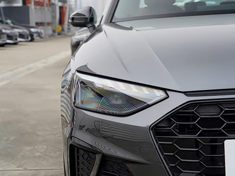 2026�� 200���������� 40 TFSI ���������� B&O ��ҹ��