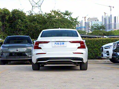 2026�� B4 ��Զ�˶���