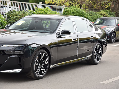 2026�� 740Li ������ M�˶���װ