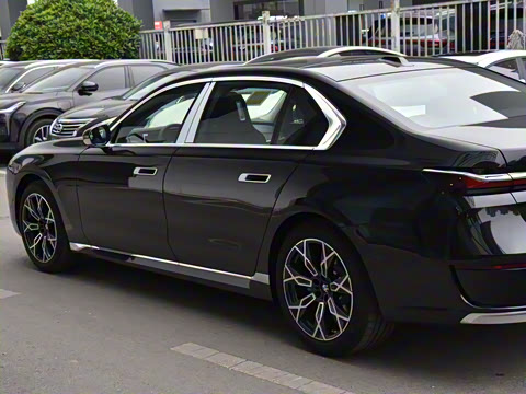 2026�� 735Li ������װ