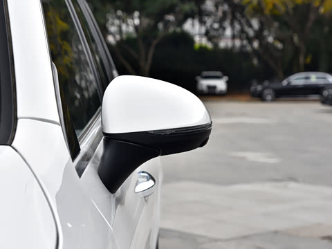 2026�� GLC 300 L 4MATIC ������