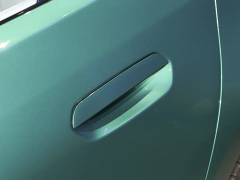 2027�� 40L