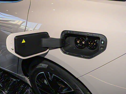 2025�� 560 Lite��