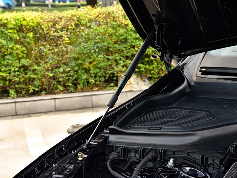 2026�� �Ŀ� GLC 260 4MATIC ����SUV