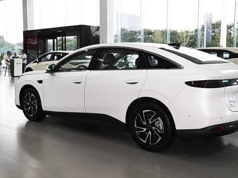 2027�� EV 630KM������