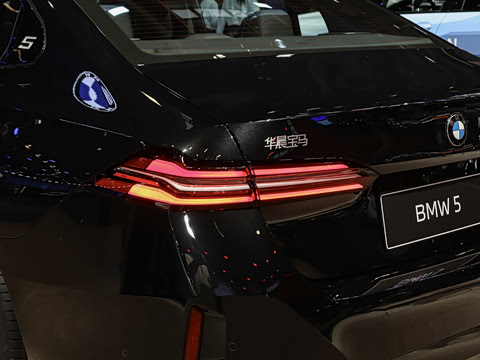2026�� �Ŀ� 530Li ������ M�˶���װ