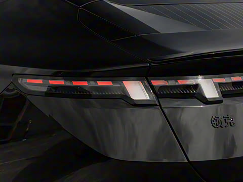 2025�� 240����Ultra�˶���