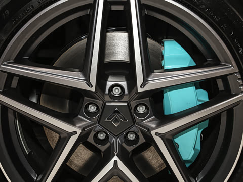 2025�� �Ŀ� 710 Max��