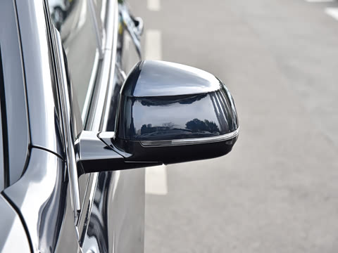 2026�� �Ŀ� xDrive 40Li ������M�˶���ҹ��װ