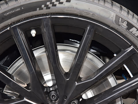 2026�� �Ŀ� xDrive 40Li ������M�˶���ҹ��װ