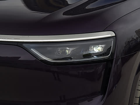 2025�� ���� Ultra�� 53.4kWh 6���� (896�߼����״