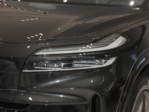 2025�� Pro ������