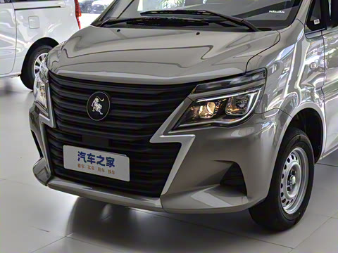 2025�� M5 1.6L ��׼��5��CNG