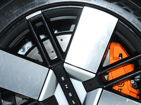 2025�� 750 �������� Ultra