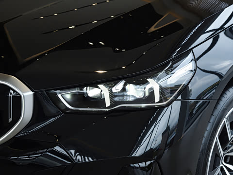 2026�� �Ŀ� eDrive 40L M�˶���װ