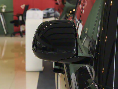 2025�� 3.0 L6 360PS ʢ����