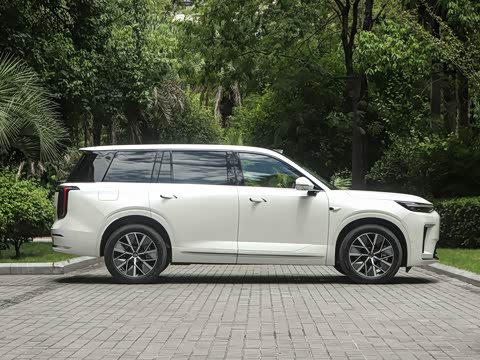 2025�� Ǭ�� UItra 6��