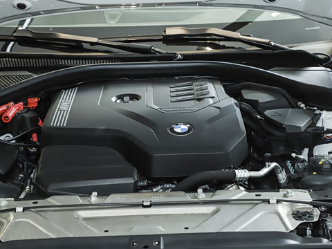 2025�� 225i M�˶���ҹ��װ