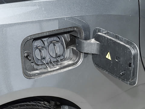 2026�� ���̰� 230����� 7��