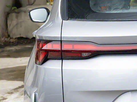 2025 ԽL 1.5TD DCT Խ