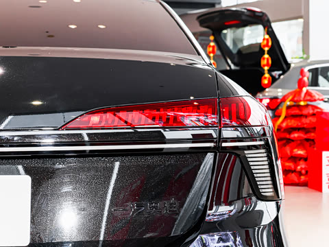 2026�� 2.0T �߹��� �˶���