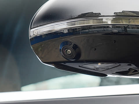 2026�� �Ŀ� E 300 L ʱ����