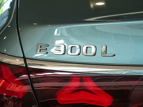 2026�� �Ŀ� E 300 L ������