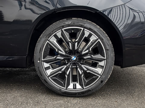 2026�� xDrive30L ������ M�˶���ҹ��װ