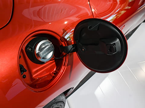 2026�� 3.9T V8 Spider