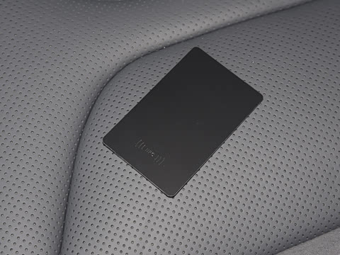 2025�� 702 Max