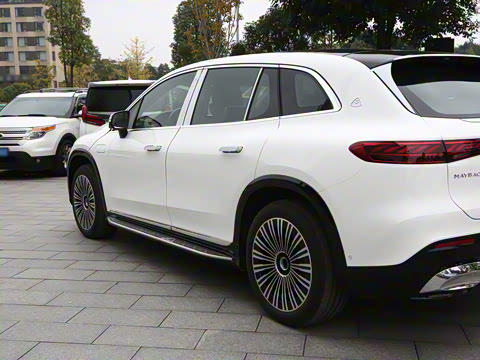 2025�� EQS 680 ���ݰ�