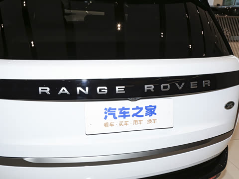 2026�� 3.0 L6 400PS SE�����