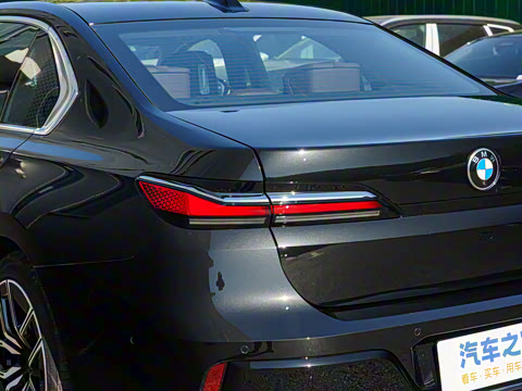 2026�� 735Li M�˶���װ