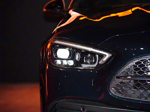 2026�� C 260 L �ҹ�˶���