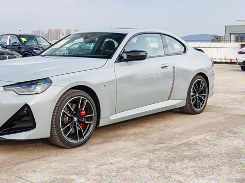 2025�� M240i xDrive