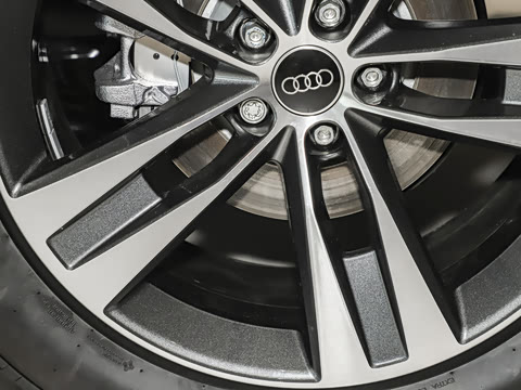 2026�� 40 TFSI quattro ����� ������װ 7��