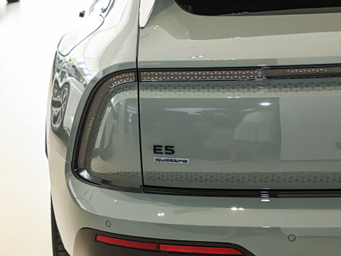 2026�� �ȷ�quattro��