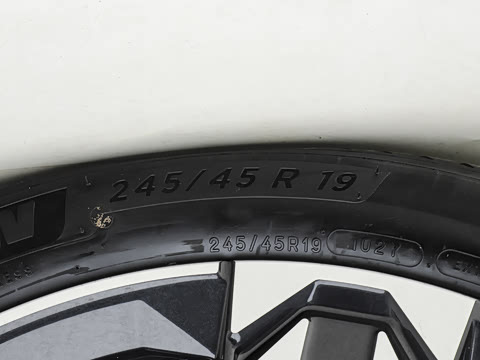 2026�� xDrive30L M�˶���ҹ��װ