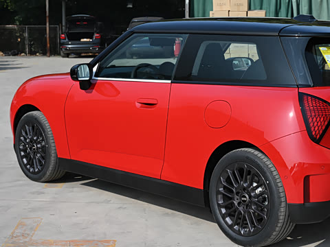 2026�� 466km COOPER E ������