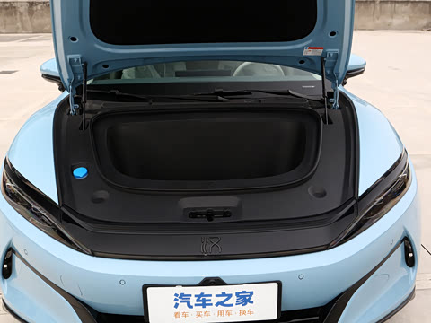 2025�� EV 701KM�����״��콢��