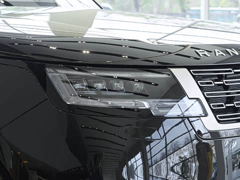 2026�� 3.0 L6 400PS SE�����