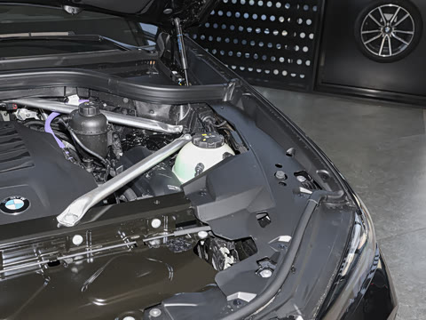 2026�� �Ŀ� xDrive 40Li M�˶���ҹ��װ