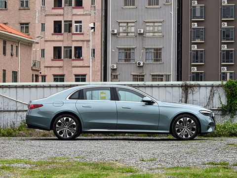 2026�� E 300 L ������