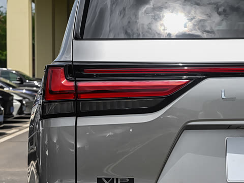 2025�� 700h VIP������