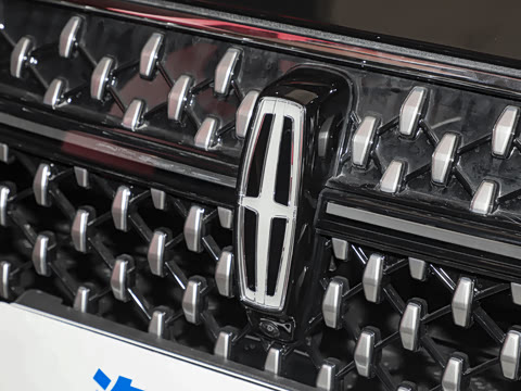 2025�� 2.0T ������ҫ��