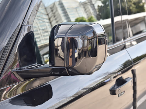 2026�� 110 3.0T P400 X-Dynamic SE