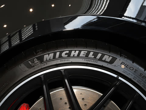 2025�� AMG CLA 45 S 4MATIC+